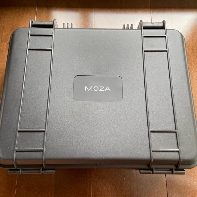 MOZA Air Cross 美品（ミラーレス用のスタビライザー） スマホ/家電/カメラのカメラ(その他)の商品写真