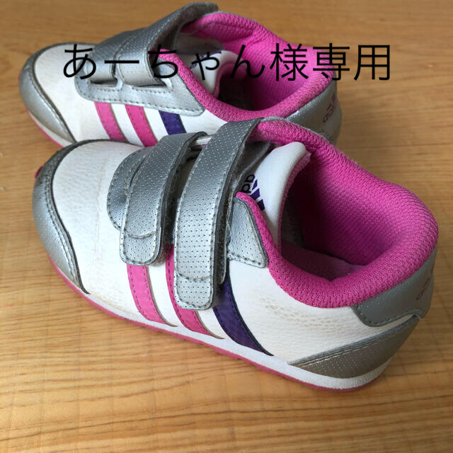 adidas(アディダス)のadidasスニーカー14センチ キッズ/ベビー/マタニティのベビー靴/シューズ(~14cm)(スニーカー)の商品写真