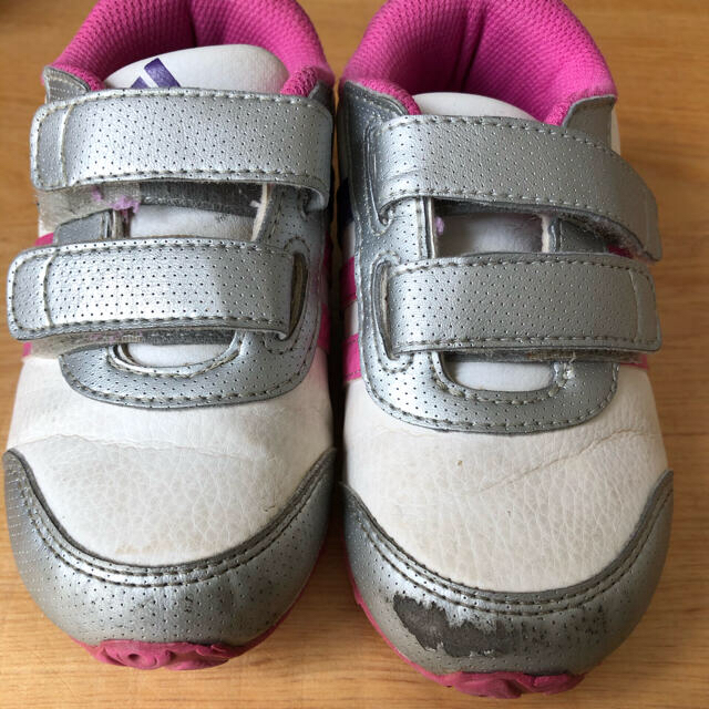 adidas(アディダス)のadidasスニーカー14センチ キッズ/ベビー/マタニティのベビー靴/シューズ(~14cm)(スニーカー)の商品写真