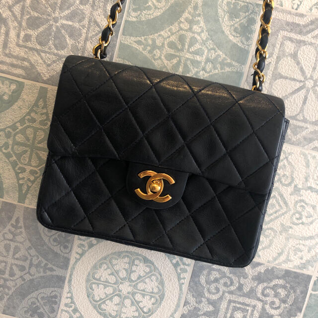 CHANEL(シャネル)の希少CHANELミニマトラッセヴィンテージシャネル黒ブラックチェーンバッグ本物 レディースのバッグ(ショルダーバッグ)の商品写真