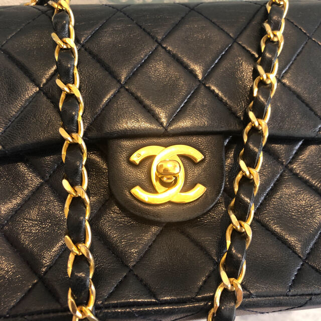 CHANEL(シャネル)の希少CHANELミニマトラッセヴィンテージシャネル黒ブラックチェーンバッグ本物 レディースのバッグ(ショルダーバッグ)の商品写真