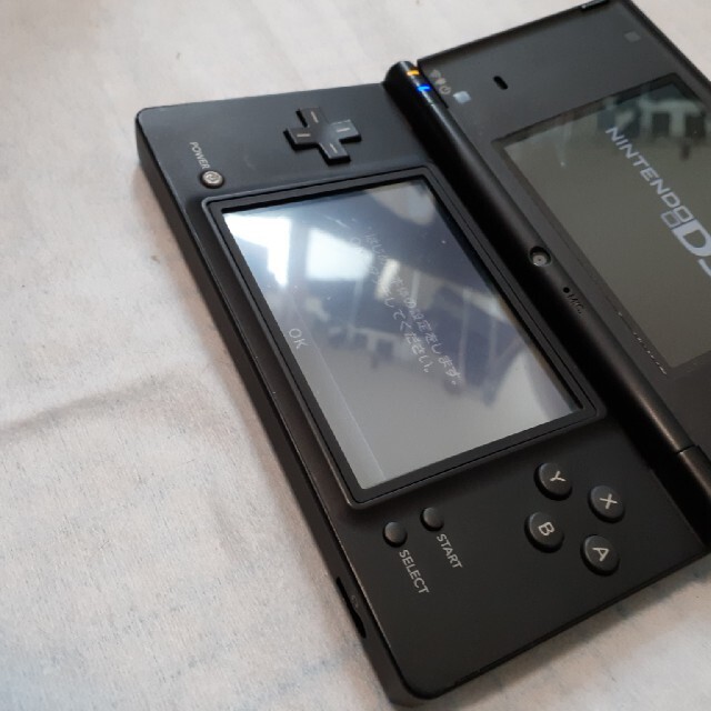 ニンテンドーDS(ニンテンドーDS)のDSi　中古キズあり　格安 エンタメ/ホビーのゲームソフト/ゲーム機本体(携帯用ゲーム機本体)の商品写真