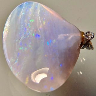オーストラリア産K18WG天然シェルオパールペンダントトップ19.05ct