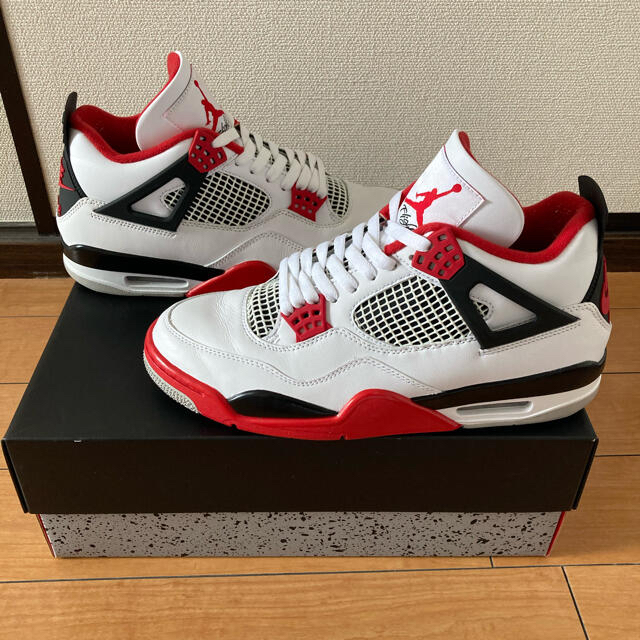 NIKE(ナイキ)のエアジョーダン4 ファイヤーレッド　AIR JORDAN 4  FIRE RED メンズの靴/シューズ(スニーカー)の商品写真