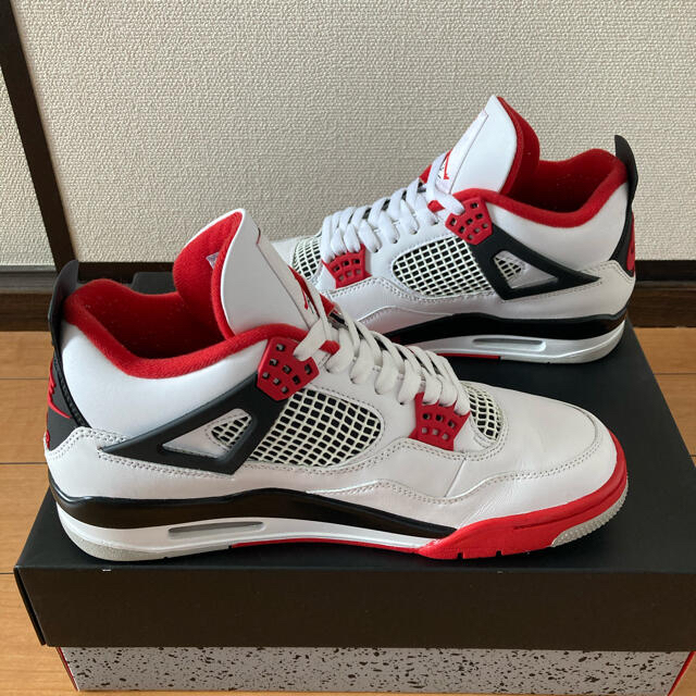 NIKE(ナイキ)のエアジョーダン4 ファイヤーレッド　AIR JORDAN 4  FIRE RED メンズの靴/シューズ(スニーカー)の商品写真