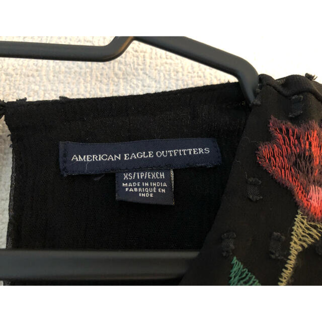 American Eagle(アメリカンイーグル)のアメリカンイーグル　花柄トップス レディースのトップス(シャツ/ブラウス(長袖/七分))の商品写真