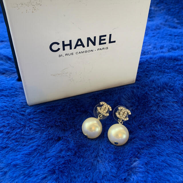 CHANEL パールピアス