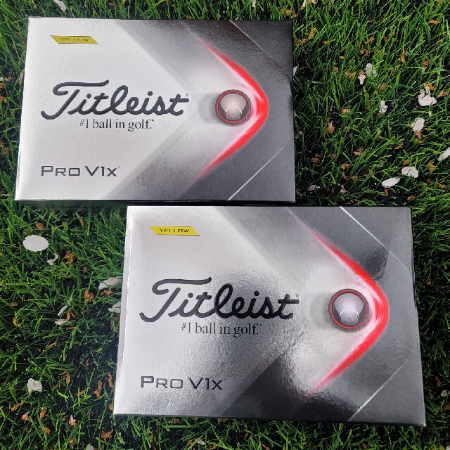 Titleist(タイトリスト)のタイトリストTitleist V1X イエロー 2ダースセット☆ チケットのスポーツ(ゴルフ)の商品写真