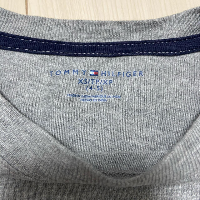 TOMMY HILFIGER(トミーヒルフィガー)のトミーフィルフィガー　重ね着風ロンT 長袖Tシャツ130 キッズ/ベビー/マタニティのキッズ服男の子用(90cm~)(Tシャツ/カットソー)の商品写真