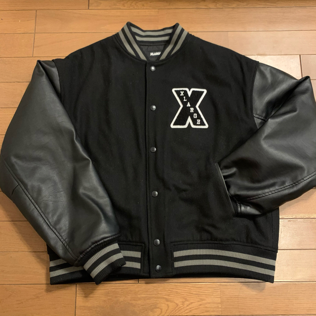 XLARGE(エクストララージ)のXLARGE バーシティジャケット メンズのジャケット/アウター(スタジャン)の商品写真