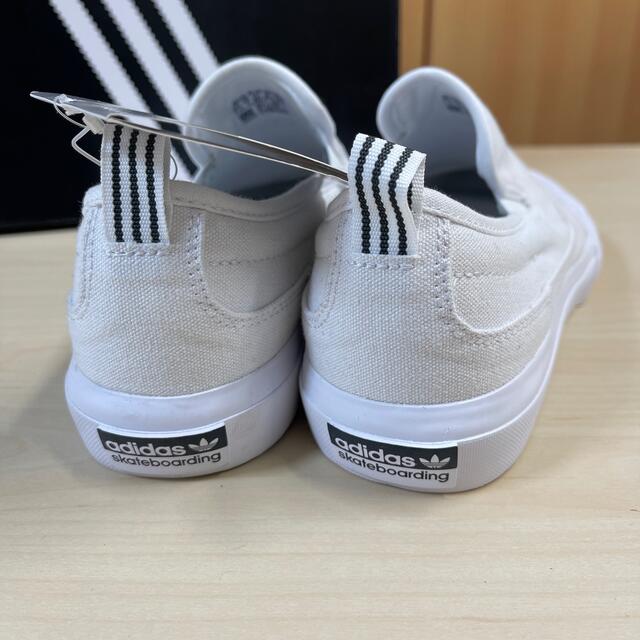 adidas(アディダス)の新品　アディダス　Matchcourt slip スリッポン　26.5cm メンズの靴/シューズ(スニーカー)の商品写真