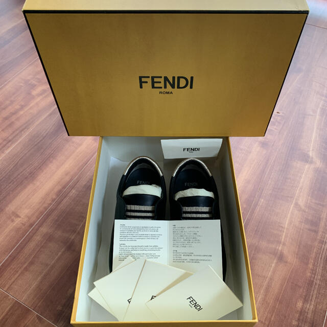 FENDI(フェンディ)のフェンディレザースニーカー　★美品★ レディースの靴/シューズ(スニーカー)の商品写真