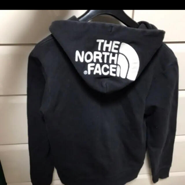 THE NORTH FACE(ザノースフェイス)のGW特価中❗️ノースフェイス　パーカー　ブラックSサイズ メンズのトップス(パーカー)の商品写真