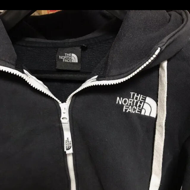 THE NORTH FACE(ザノースフェイス)のGW特価中❗️ノースフェイス　パーカー　ブラックSサイズ メンズのトップス(パーカー)の商品写真