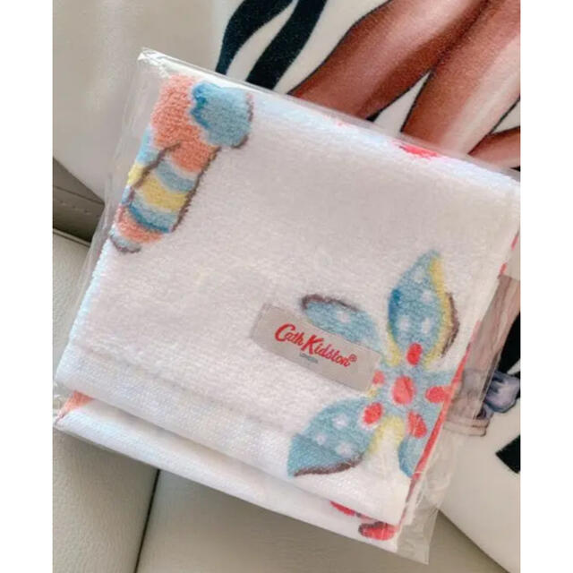 Cath Kidston(キャスキッドソン)のCath Kidston  キャス キッドソン　ハンカチ レディースのファッション小物(ハンカチ)の商品写真