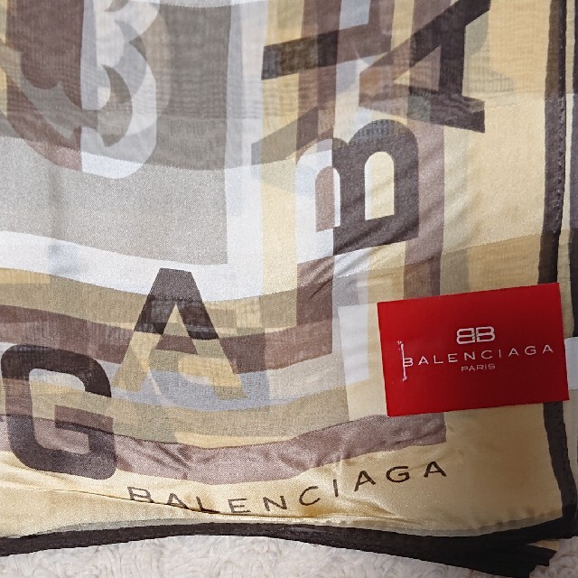 Balenciaga(バレンシアガ)の売約済《未使用》シルク100% BALENCIAGA スカーフ２枚 レディースのファッション小物(バンダナ/スカーフ)の商品写真