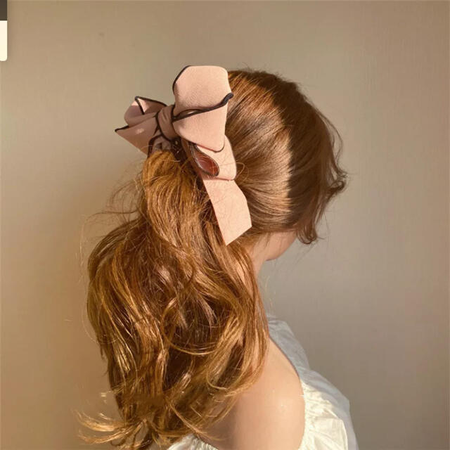 eimy istoire(エイミーイストワール)のラインリボンバナナクリップ レディースのヘアアクセサリー(バレッタ/ヘアクリップ)の商品写真