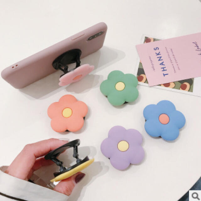 お花のポップソケット フラワーポップソケット パステルカラー 新品未使用品 スマホ/家電/カメラのスマホアクセサリー(その他)の商品写真