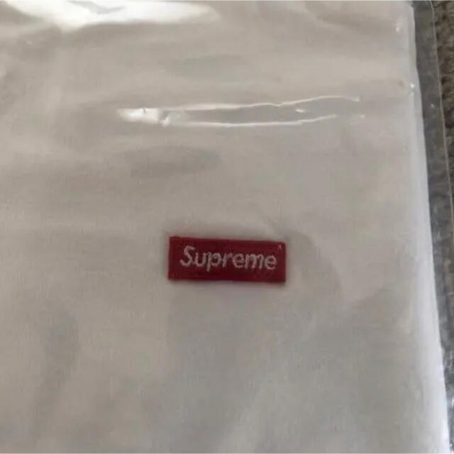 Supreme(シュプリーム)のsupreme small box tee スモールボックスロゴ メンズのトップス(Tシャツ/カットソー(半袖/袖なし))の商品写真