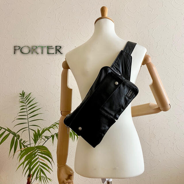PORTER(ポーター)の正規品 PORTER ポーター レザーショルダーバッグ メンズのバッグ(ショルダーバッグ)の商品写真