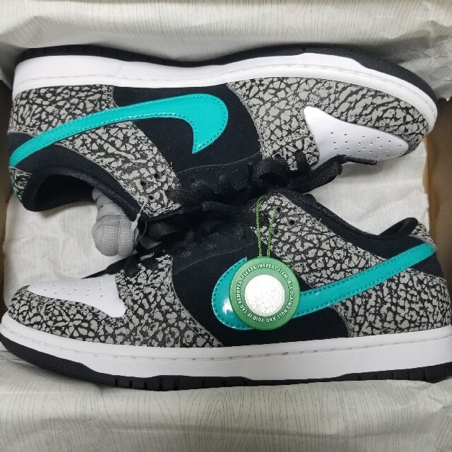 NIKE(ナイキ)のNIKE SB DUNK LOW PRO atmos Elephant 26.5 メンズの靴/シューズ(スニーカー)の商品写真