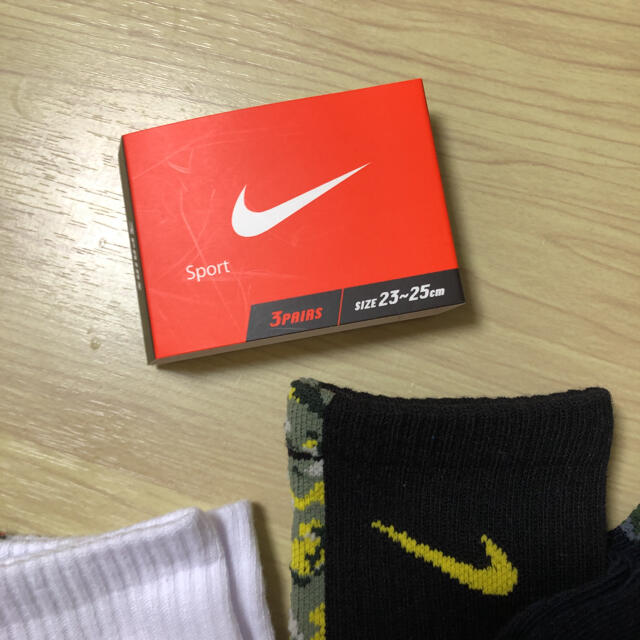 NIKE(ナイキ)のナイキレディースソックス23〜25 キッズ/ベビー/マタニティのこども用ファッション小物(靴下/タイツ)の商品写真