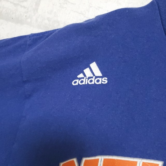 adidas(アディダス)のアディダス × NBA ニューヨーク・ニックス チームTシャツ バスケT  L メンズのトップス(Tシャツ/カットソー(半袖/袖なし))の商品写真