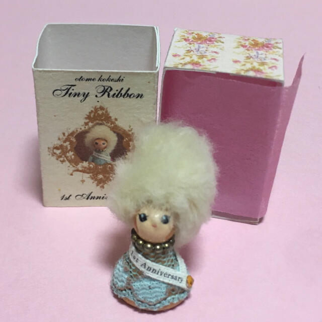 オトメコケシ　リボンちゃん　1stanniversary ハンドメイドのぬいぐるみ/人形(人形)の商品写真