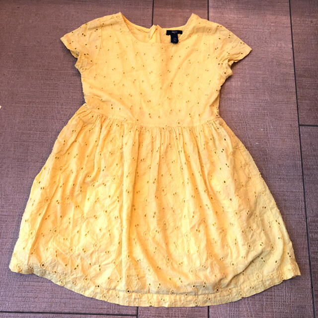 値下げ　Gap kids ワンピース　140 ギャップ　キッズ　ドレス　半袖 キッズ/ベビー/マタニティのキッズ服女の子用(90cm~)(ワンピース)の商品写真