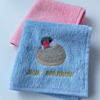 シルバー文鳥の　抗菌・防臭　刺繍　タオル　ハンカチ(ハンカチ/バンダナ)