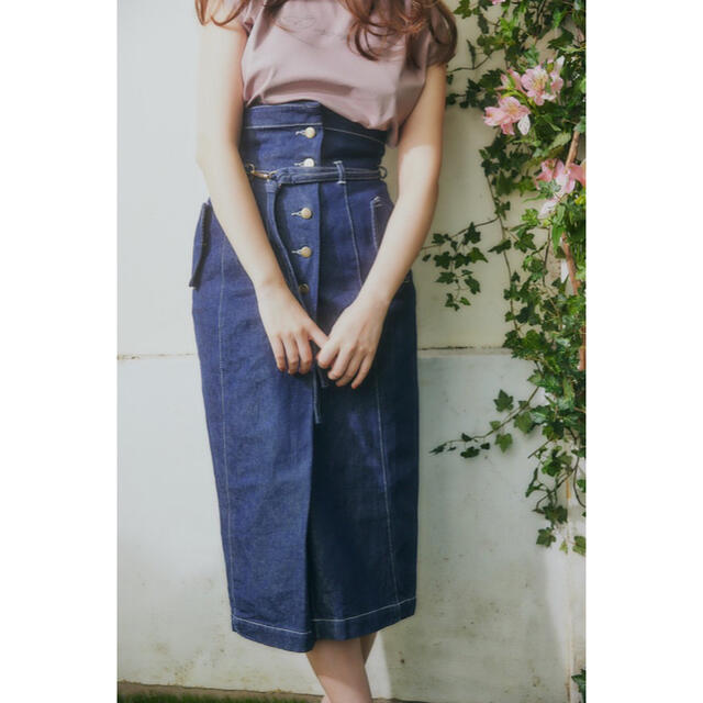 SNIDEL(スナイデル)のHigh-waisted Denim Effect Skirt herlipto レディースのワンピース(ひざ丈ワンピース)の商品写真