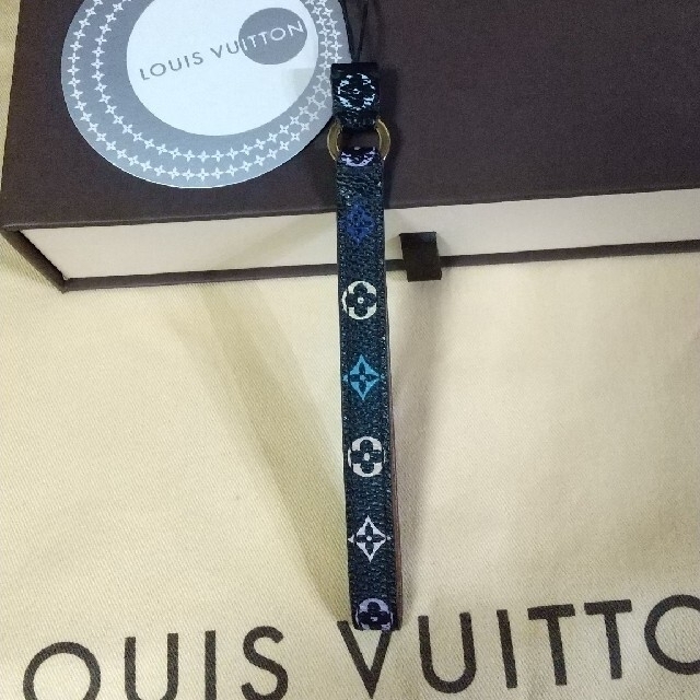 LOUIS VUITTON(ルイヴィトン)の《お値段交渉OK*DON様専》LOUISVUITTON　マルチカラー　ストラップ スマホ/家電/カメラのスマホアクセサリー(ストラップ/イヤホンジャック)の商品写真