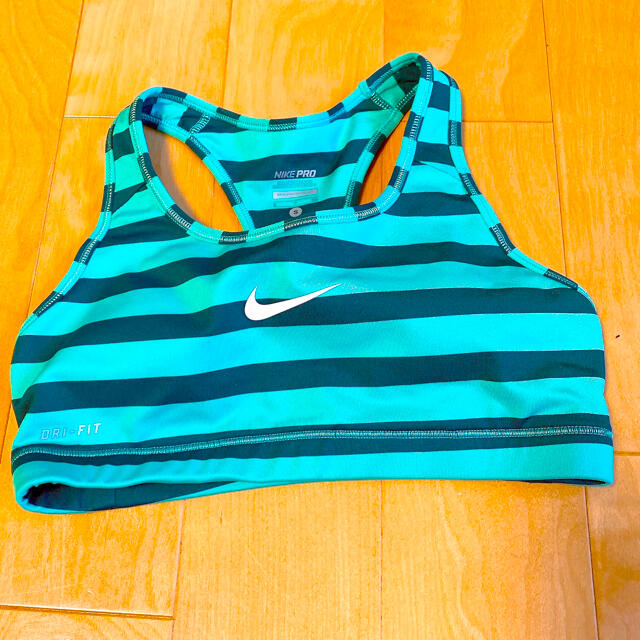 NIKE(ナイキ)の専用 レディースのトップス(ベアトップ/チューブトップ)の商品写真