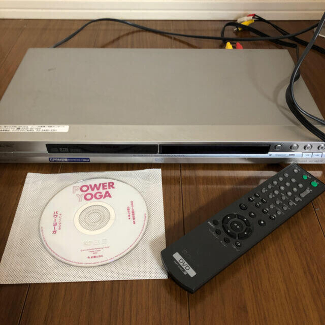 SONY(ソニー)のSONY DVDプレーヤー　DVP-NS575P ヨガDVD セット スマホ/家電/カメラのテレビ/映像機器(DVDプレーヤー)の商品写真