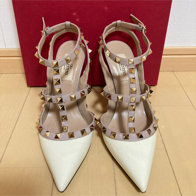 美品】 VALENTINO - 1/2（22.5㎝） ヴァレンティノ ロックスタッズ