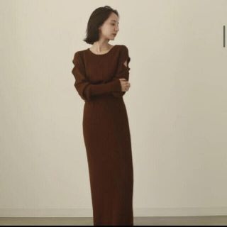 フレイアイディー(FRAY I.D)のlouren shoulder cut knit onepiece(ロングワンピース/マキシワンピース)