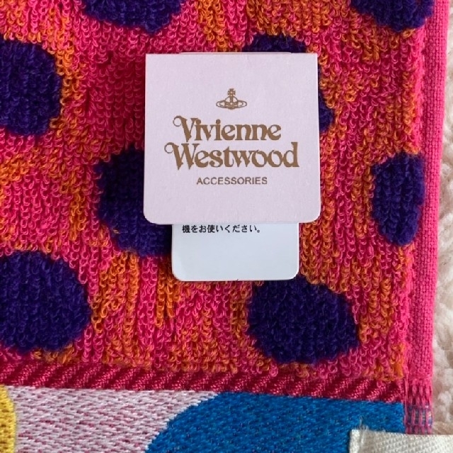 Vivienne Westwood(ヴィヴィアンウエストウッド)の《未使用》Vivienne Westwood タオルハンカチ２枚 レディースのファッション小物(ハンカチ)の商品写真