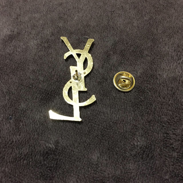 SAINT LAURENT - サンローラン♡ピンバッジの通販 by shop|サン SAINT LAURENT - サンローラン♡ピンバッジの通販 by shop|サン