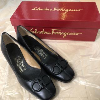 サルヴァトーレフェラガモ(Salvatore Ferragamo)の【専用】フェラガモ パンプス　ダブルガンチーニ　5C 22 ブラック(ハイヒール/パンプス)