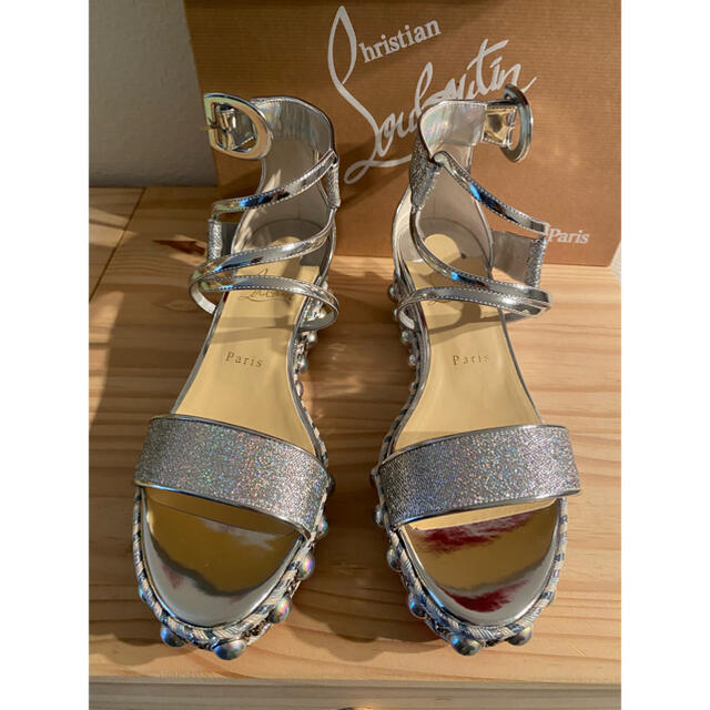 Christian Louboutin(クリスチャンルブタン)の正規品❣️クリスチャンルブタン　新品　サンダル❣️ レディースの靴/シューズ(サンダル)の商品写真