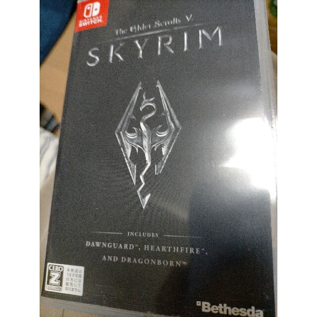 Nintendo Switch(ニンテンドースイッチ)のThe Elder Scrolls V： Skyrim（ザ エルダースクロールズ エンタメ/ホビーのゲームソフト/ゲーム機本体(家庭用ゲームソフト)の商品写真