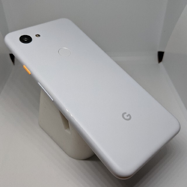 美品★Pixel3a★白★simロック解除済★SoftBank スマホ/家電/カメラのスマートフォン/携帯電話(スマートフォン本体)の商品写真