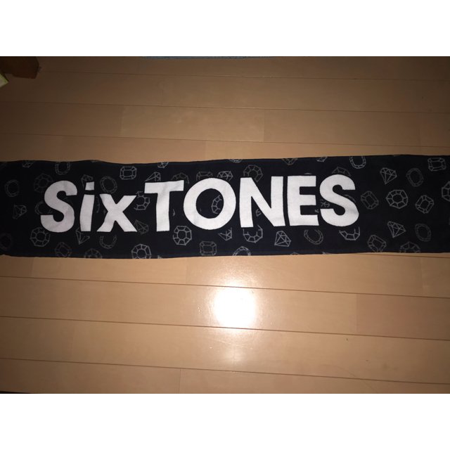 Johnny's(ジャニーズ)のSixTONES タオル エンタメ/ホビーのタレントグッズ(アイドルグッズ)の商品写真