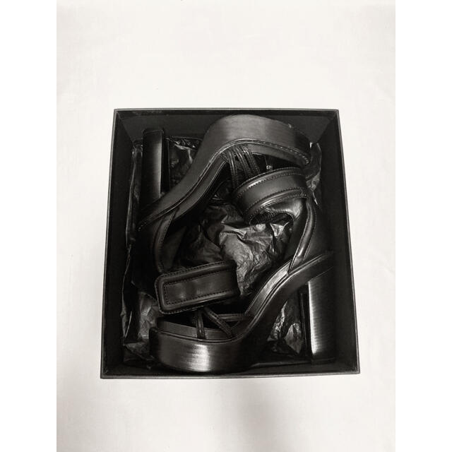 GIVENCHY(ジバンシィ)の最終値下げ　美品　ジバンシー　サンダル　GIVENCHY サイズ37 レディースの靴/シューズ(サンダル)の商品写真