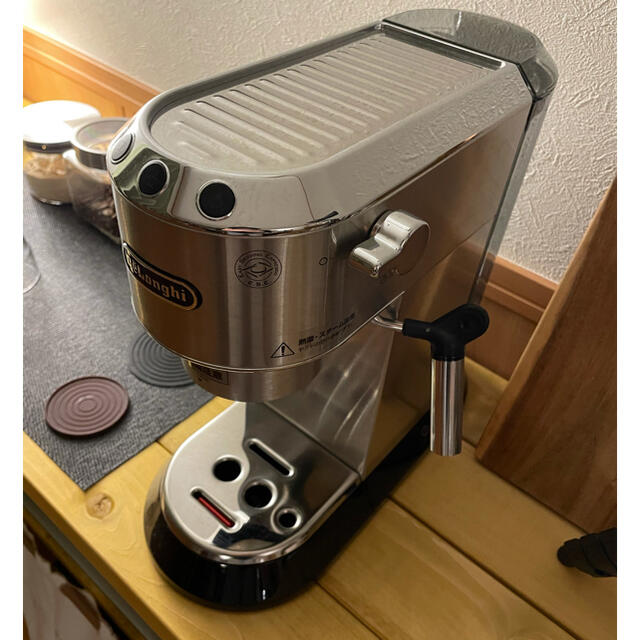 DeLonghi(デロンギ)のデロンギ(DeLonghi)エスプレッソメーカー EC680M スマホ/家電/カメラの調理家電(エスプレッソマシン)の商品写真