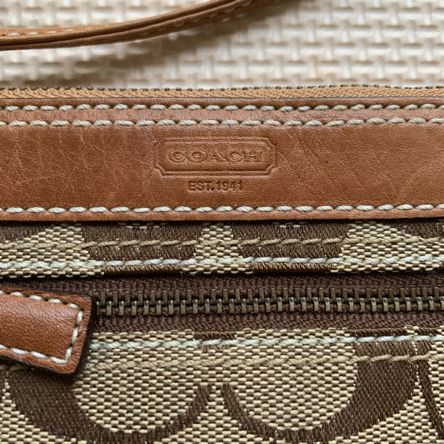 COACH(コーチ)のCOACH コーチ ポーチ 未使用、即発送♪ レディースのファッション小物(ポーチ)の商品写真