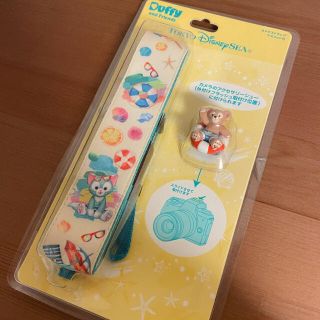 ディズニー(Disney)のお値下げ⭐︎ダッフィーフレンズカメラストラップ(キャラクターグッズ)