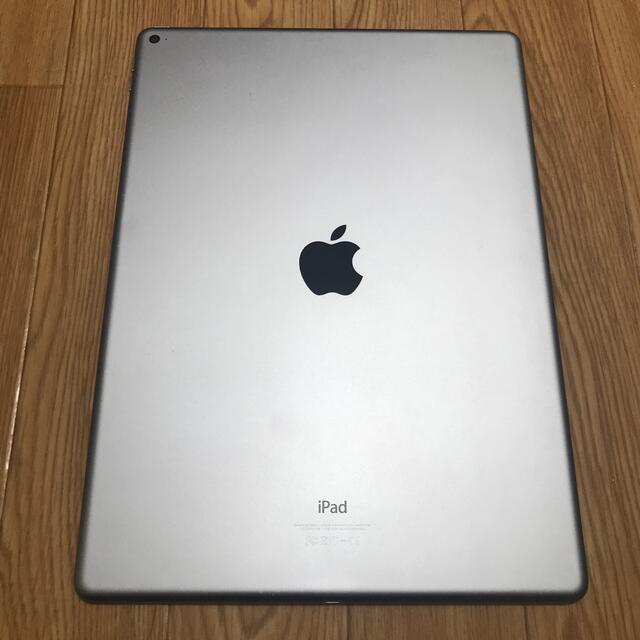 Apple(アップル)のiPad Pro 12.9インチ(第一世代)128GB WiFi シルバー スマホ/家電/カメラのPC/タブレット(タブレット)の商品写真