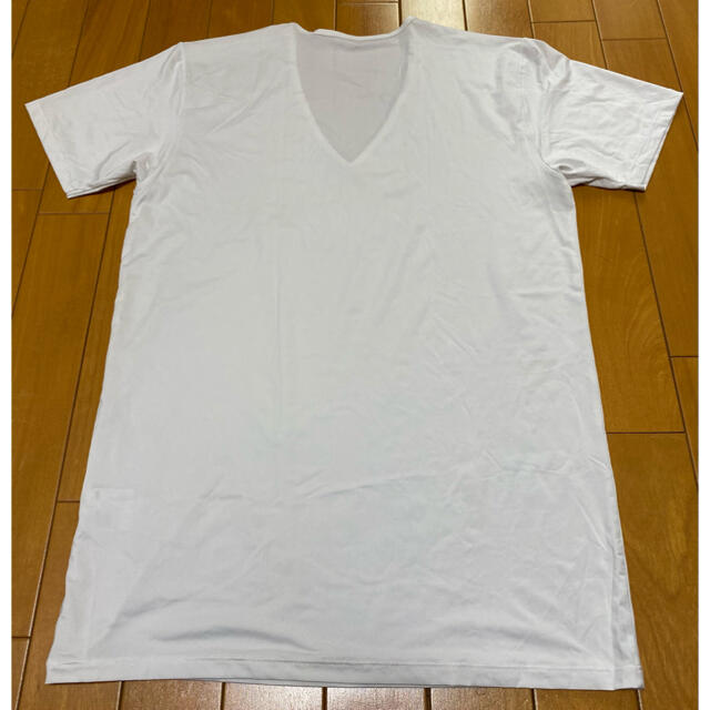 UNIQLO(ユニクロ)のUNIQLO シルキードライ Vネック(半袖)Tシャツ (L) ホワイト 白 メンズのトップス(Tシャツ/カットソー(半袖/袖なし))の商品写真