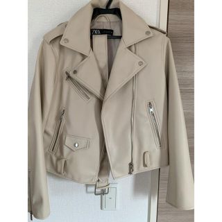 ZARA(ライダースジャケット ・ ホワイト/白色系)のフリマ ZARA(ライダースジャケット ・ ホワイト/白色系)のフリマ